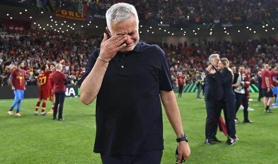 星空体育官网-穆里尼奥落泪：感觉自己有点老了 我会留在罗马