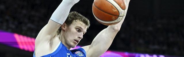 星空体育官网-攻防俱佳！马尔卡宁12中7拿下17分6板2助4帽