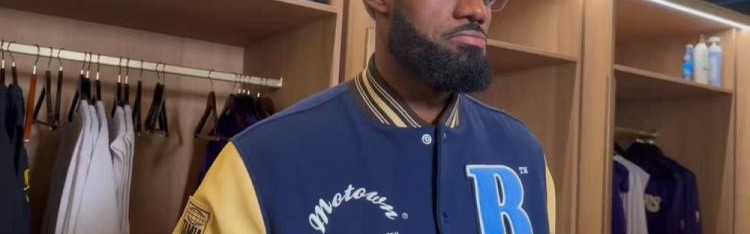 xingkong.com-爆了！詹皇暂停斜眼瞪队友，这表情连东契奇都顶不住，何况是顿宝