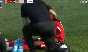 踢球者：阿方索-戴维斯正在接受检查，拜仁认为球员伤势不重