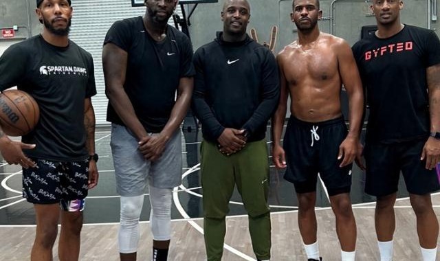 xingkong.com-化敌为友！保罗追梦提前合练：特训三分+击掌鼓励