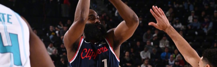 xingkong-哈登轰32分10助迎里程碑，快船三连胜！小卡35分，一战有三个收获