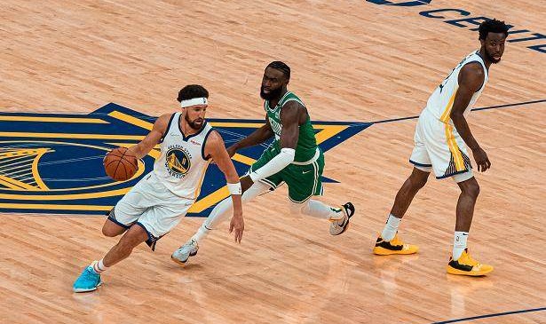 星空体育app-G2开打勇士将迎背水一战 库里：我们可以做出回应